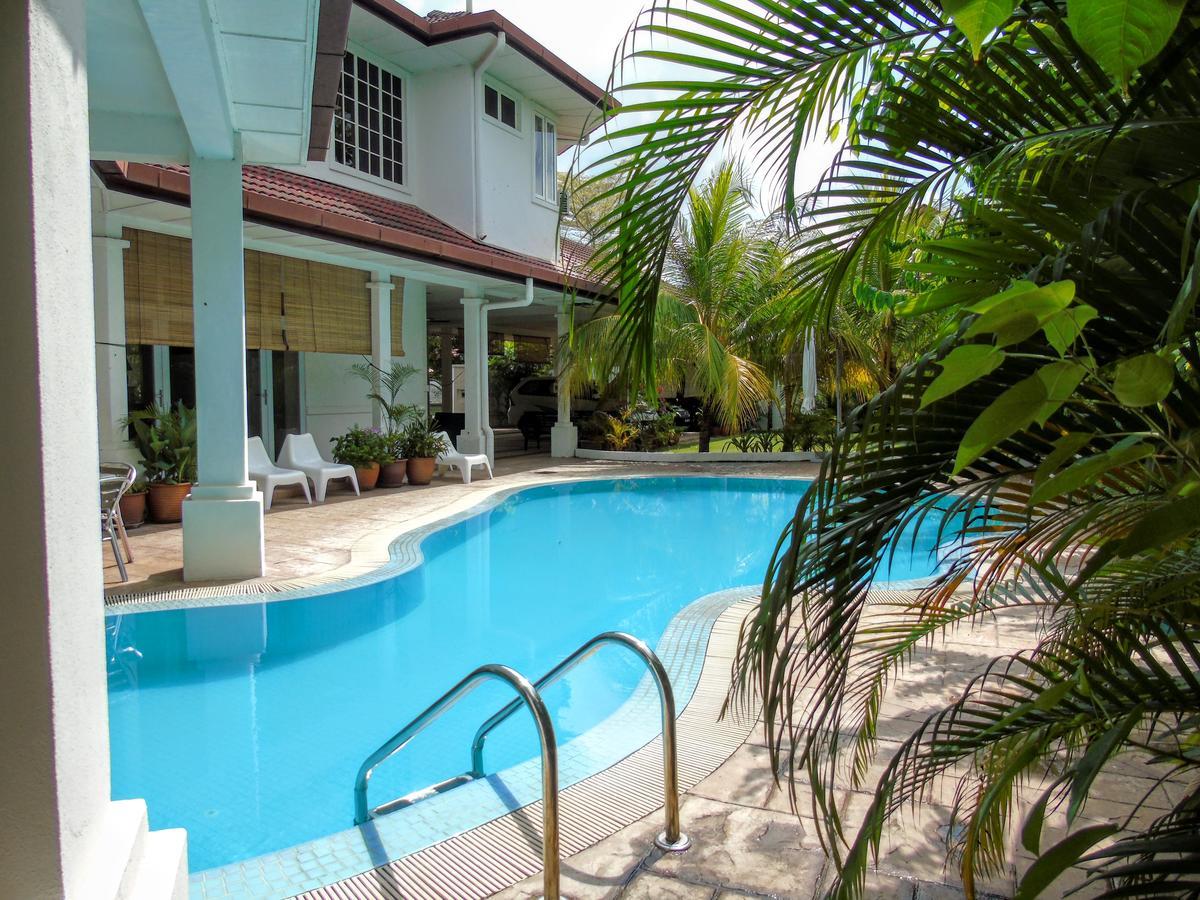 Rumah Putih Near Klia Sepang Exterior foto