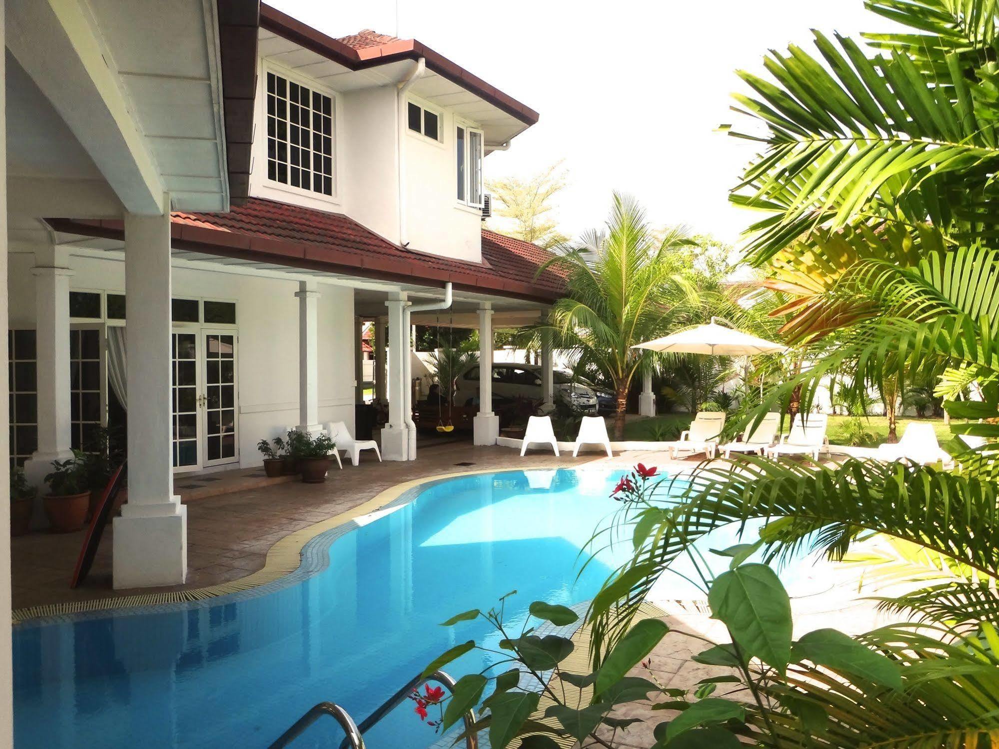 Rumah Putih Near Klia Sepang Exterior foto